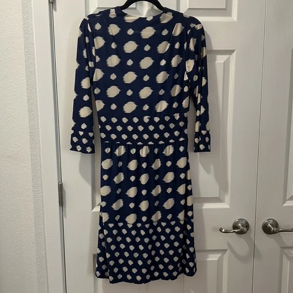 NWT Women’s Reborn V-neck 3/4 sleeve dress - Picture 2 of 4
